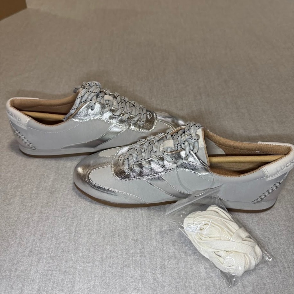 Lucky Brand Women Gray Silver Metallic Accent Leather Lace Up Sneakers Size 6M - Picture 4 of 7